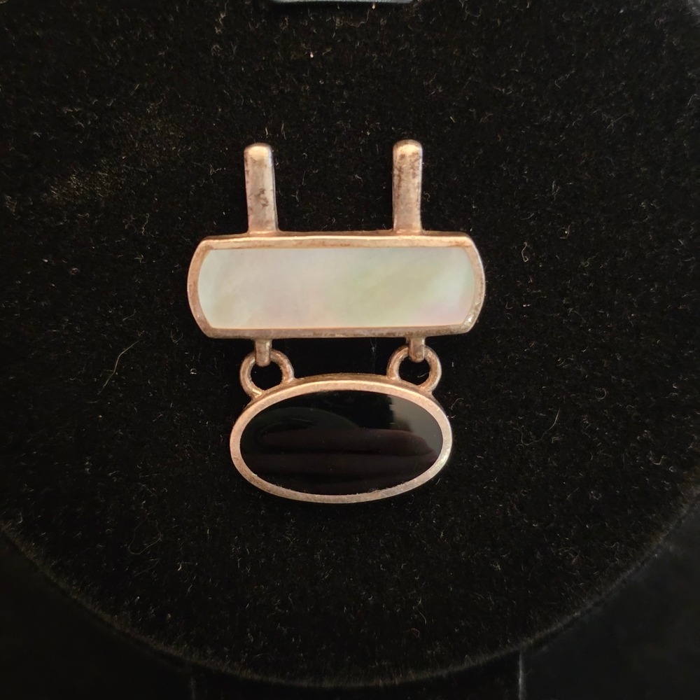 VTG 925 Sterling Silver Thailand  Mother of Pearl Black Onyx Slide Pendant‎ Oval